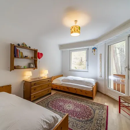 Chesa Ruinatsch Apartment
