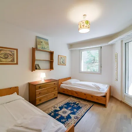 Apartment Chesa Ruinatsch *