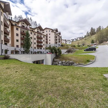 Chesa Ruinatsch Apartman *